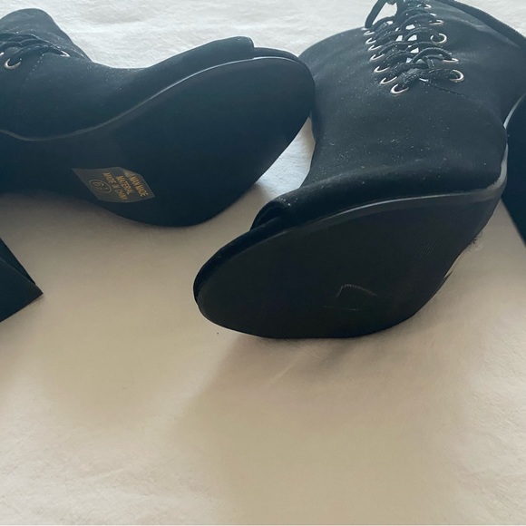 Open toe booties - Picture 3 of 3